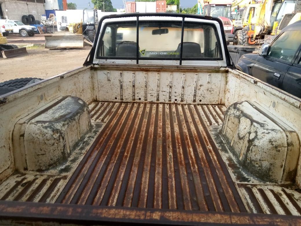 Nissan Hardbody · — imagen 2