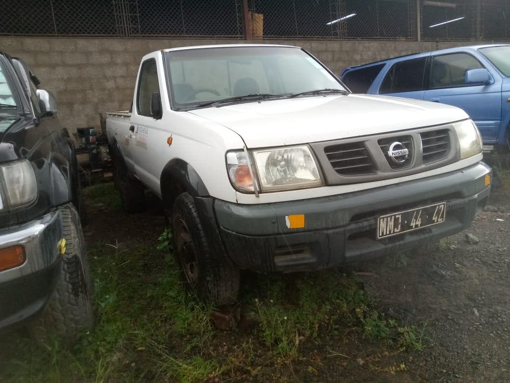 Nissan Hardbody · — imagen 1