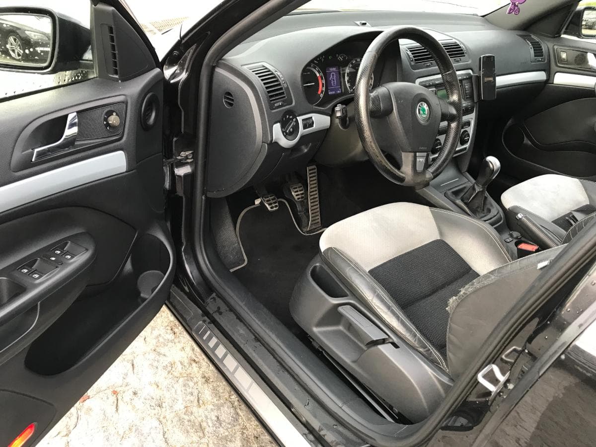 Skoda Octávia 2.0 TDI · Ano 2007 — imagem 10