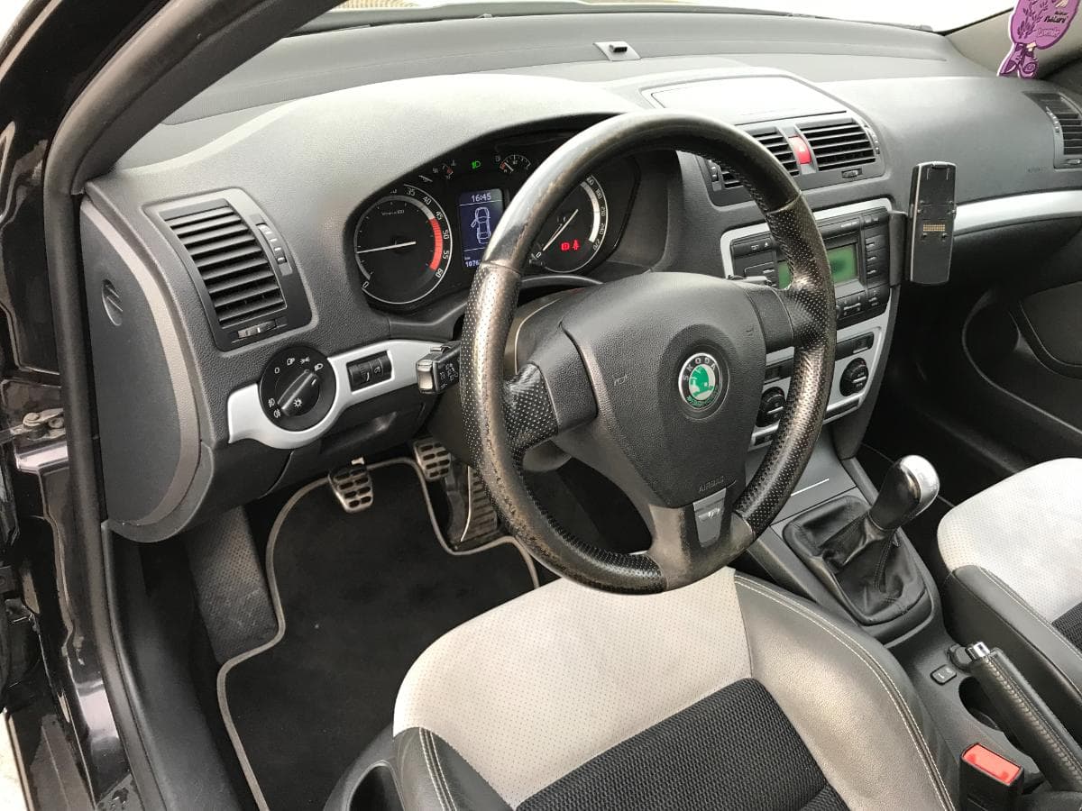 Skoda Octávia 2.0 TDI · Ano 2007 — imagem 11