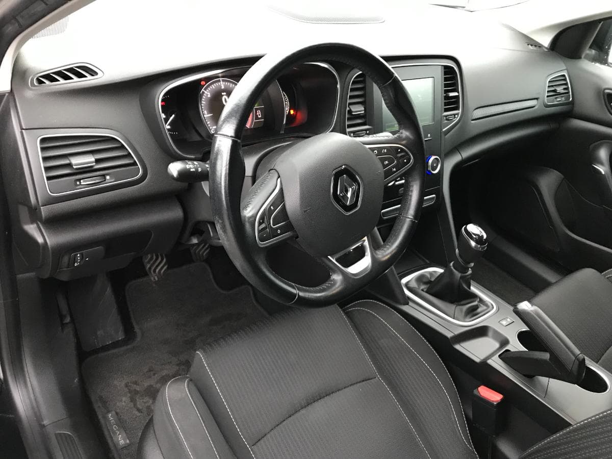 Renault Mégane 1.5 DCI · Ano 2017 — image 23