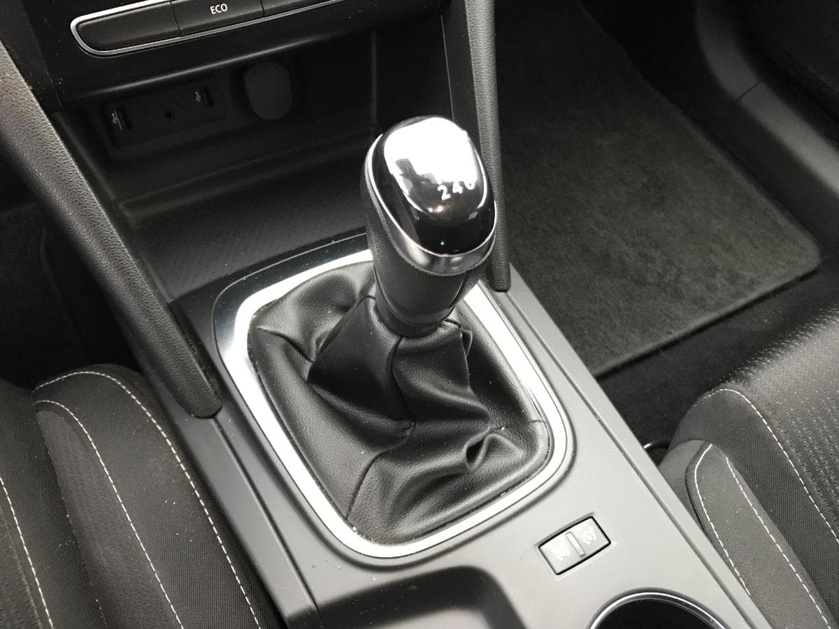 Renault Mégane 1.5 DCI · Ano 2017 — image 24