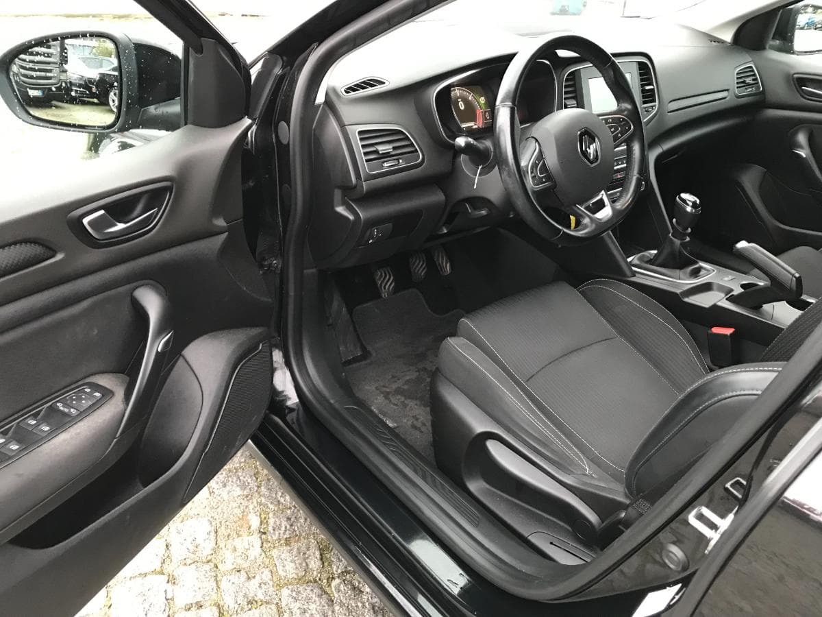 Renault Mégane 1.5 DCI · Ano 2017 — image 18