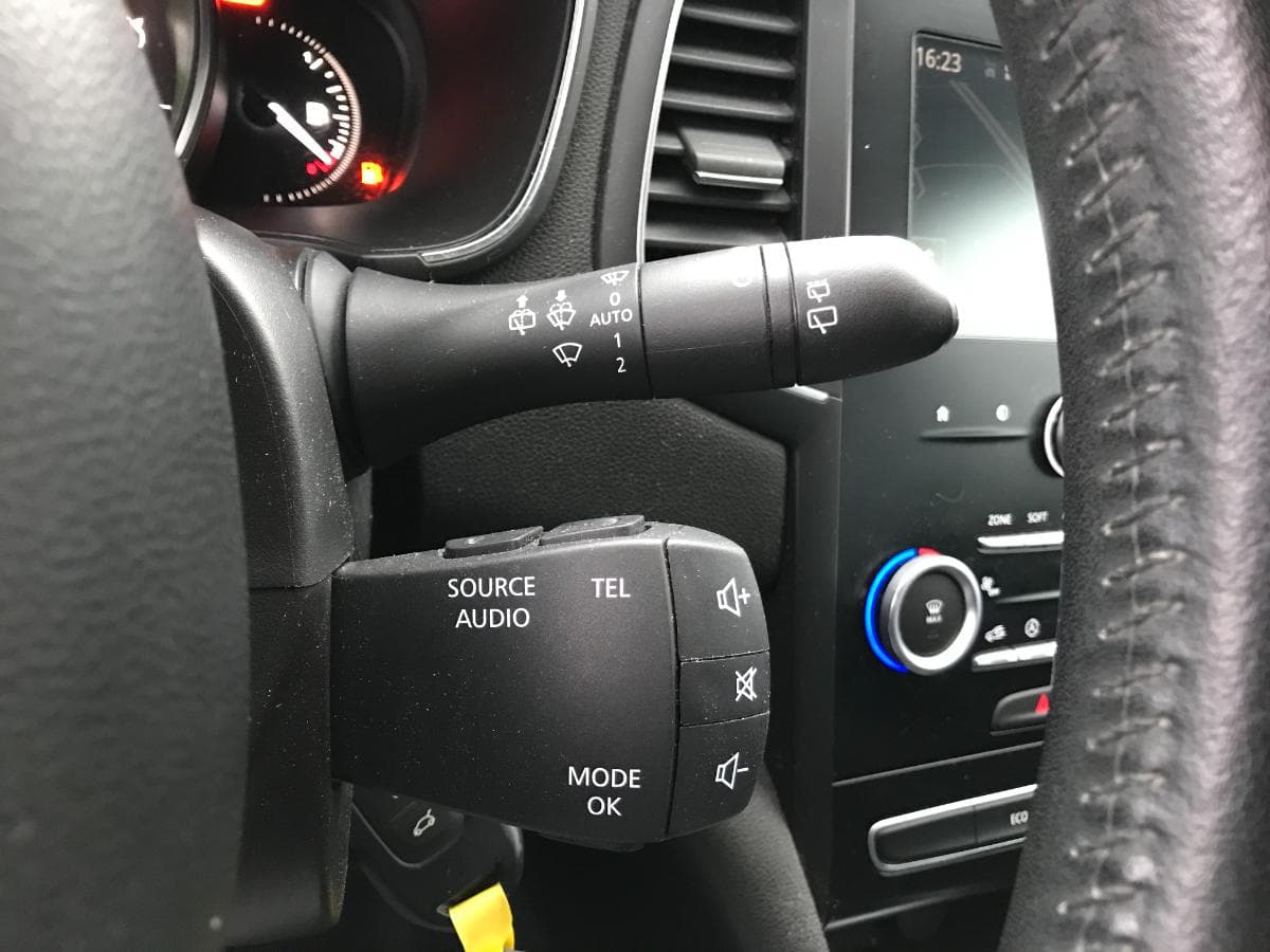 Renault Mégane 1.5 DCI · Ano 2017 — image 29