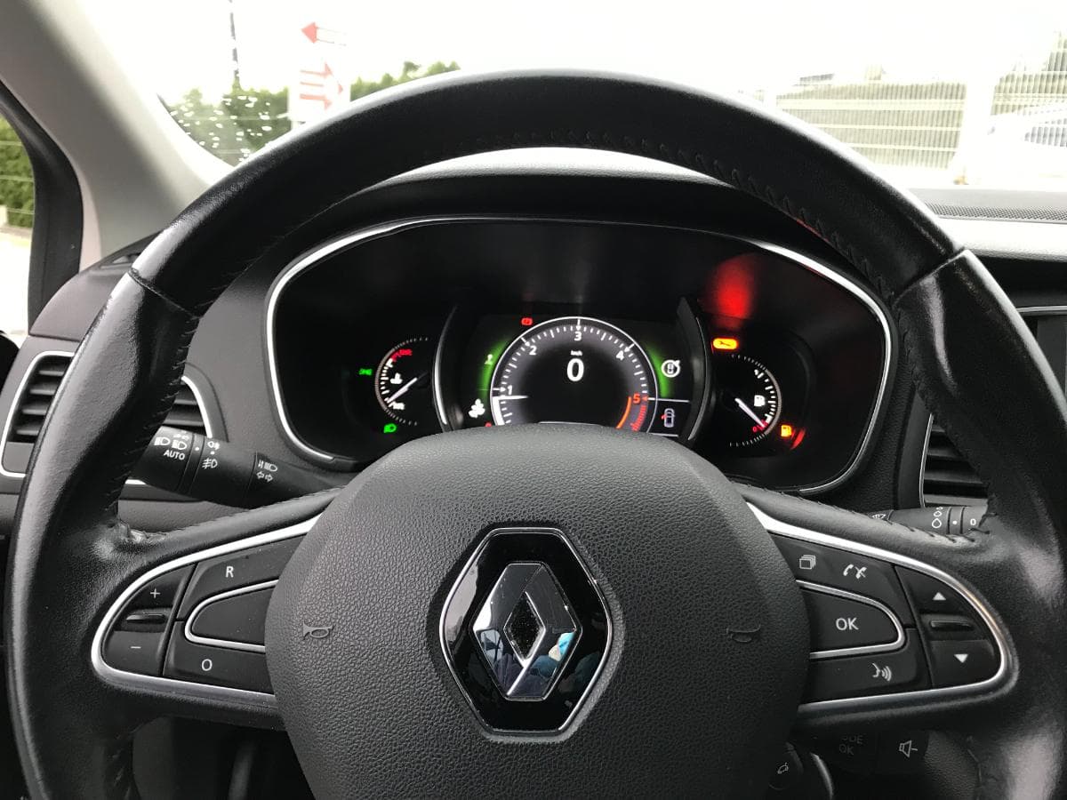 Renault Mégane 1.5 DCI · Ano 2017 — image 30