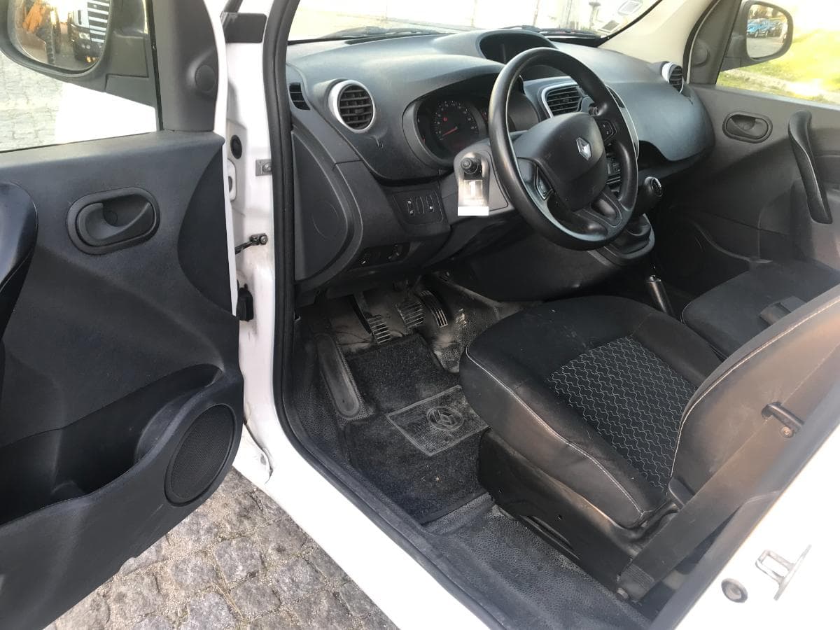 Renault kangoo 1.5 DCI · Ano 2015 — imagem 16