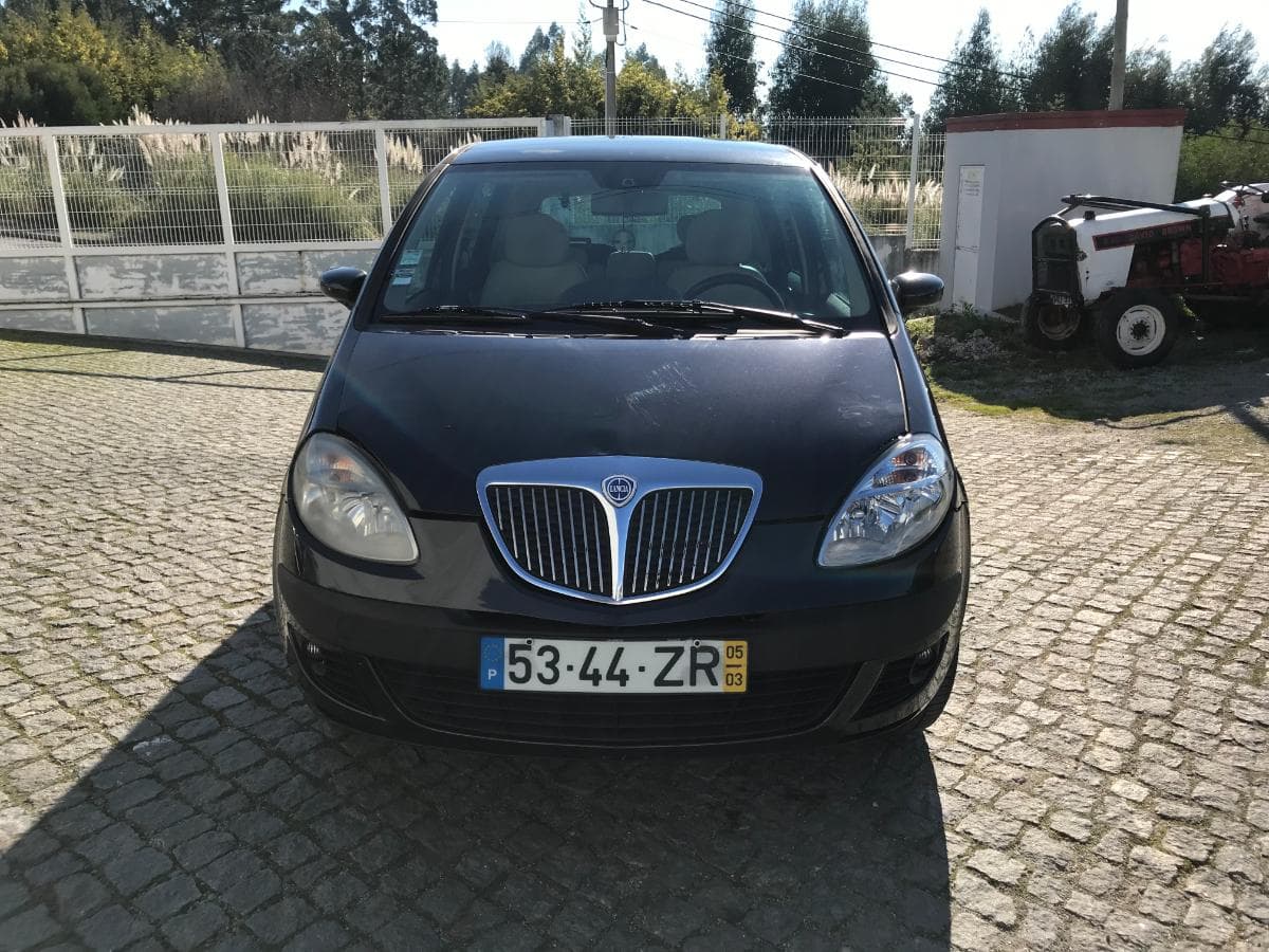 Lancia Musa 1.3 D Multijet · Ano 2005 — imagem 2