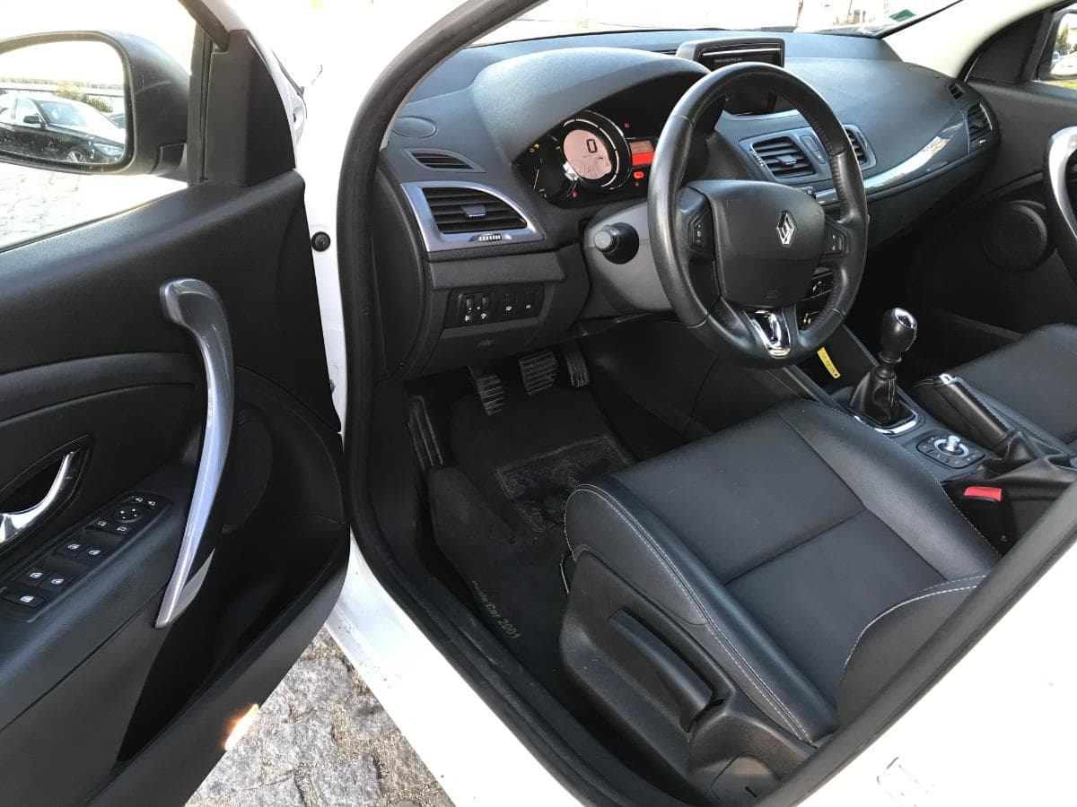 Renault Mégane 1.5 DCI · Ano 2015 — imagem 19