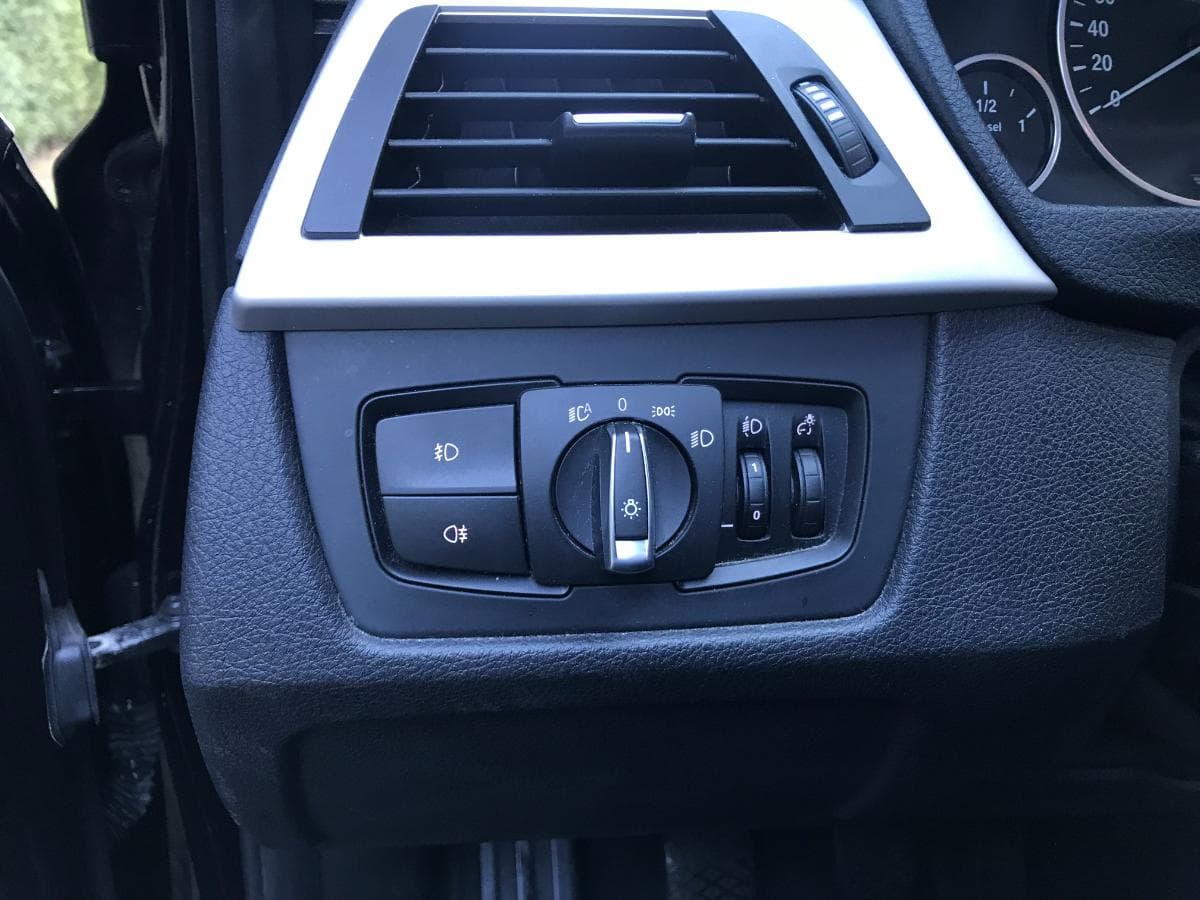 BMW 316 D Touring · Ano 2013 — imagem 23