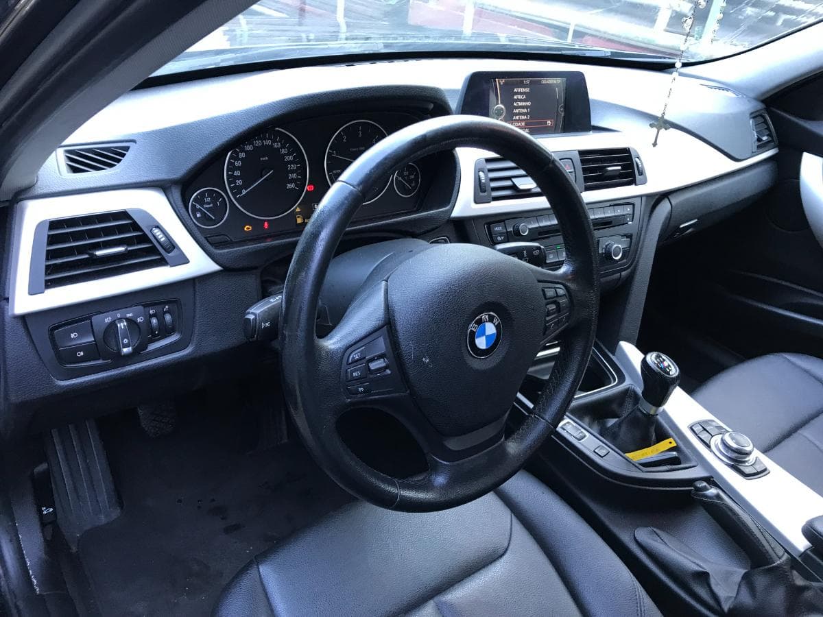 BMW 316 D Touring · Ano 2013 — imagem 28
