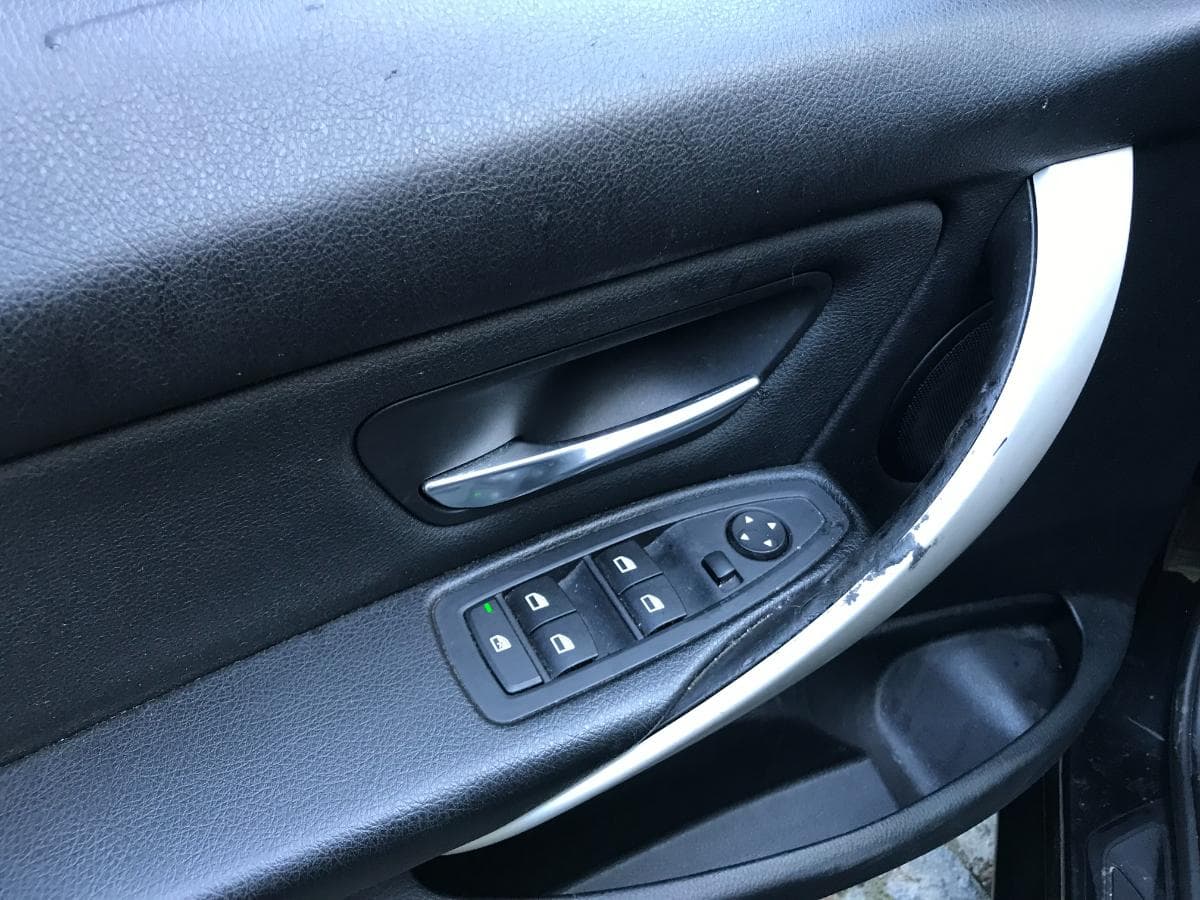 BMW 316 D Touring · Ano 2013 — imagem 30