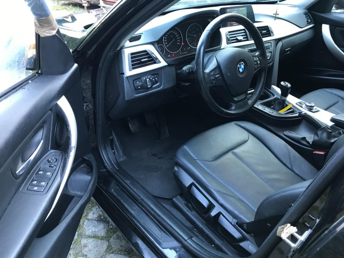 BMW 316 D Touring · Ano 2013 — imagem 17