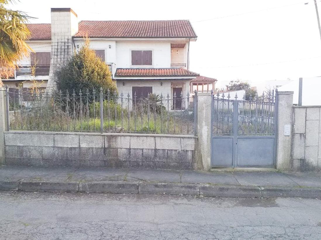 Moradia V3 com Piscina · Braga — imagem 1