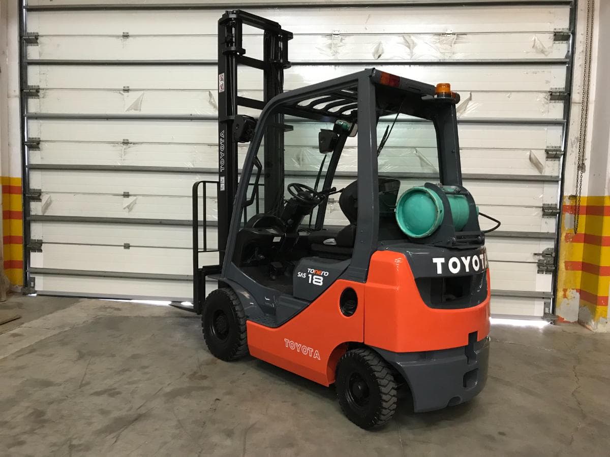 Empilhador Toyota 1.800kgs — imagem 3