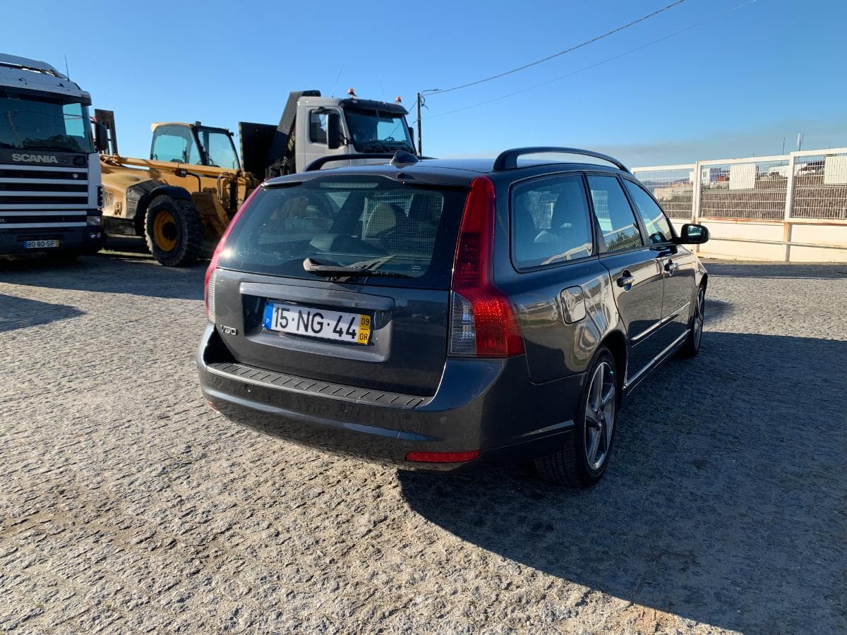 Volvo V50 · Ano 2009 — imagem 5