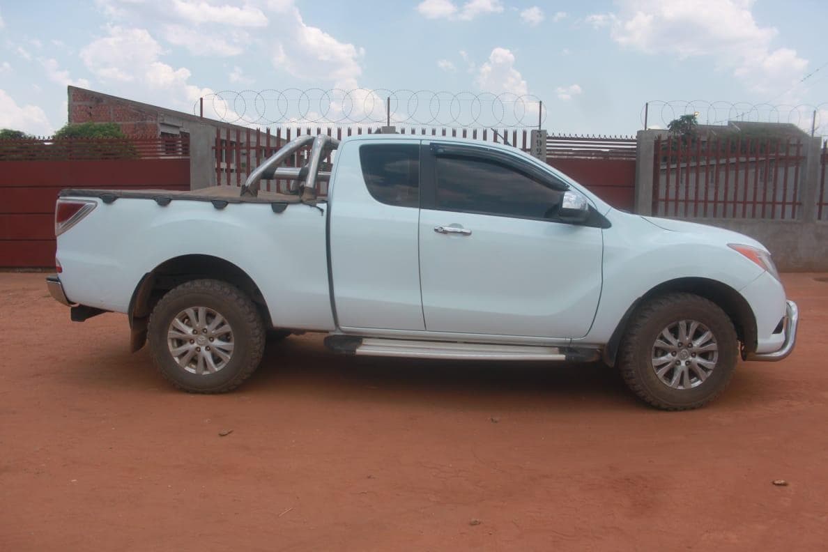 Mazda BT 50 · — imagem 3