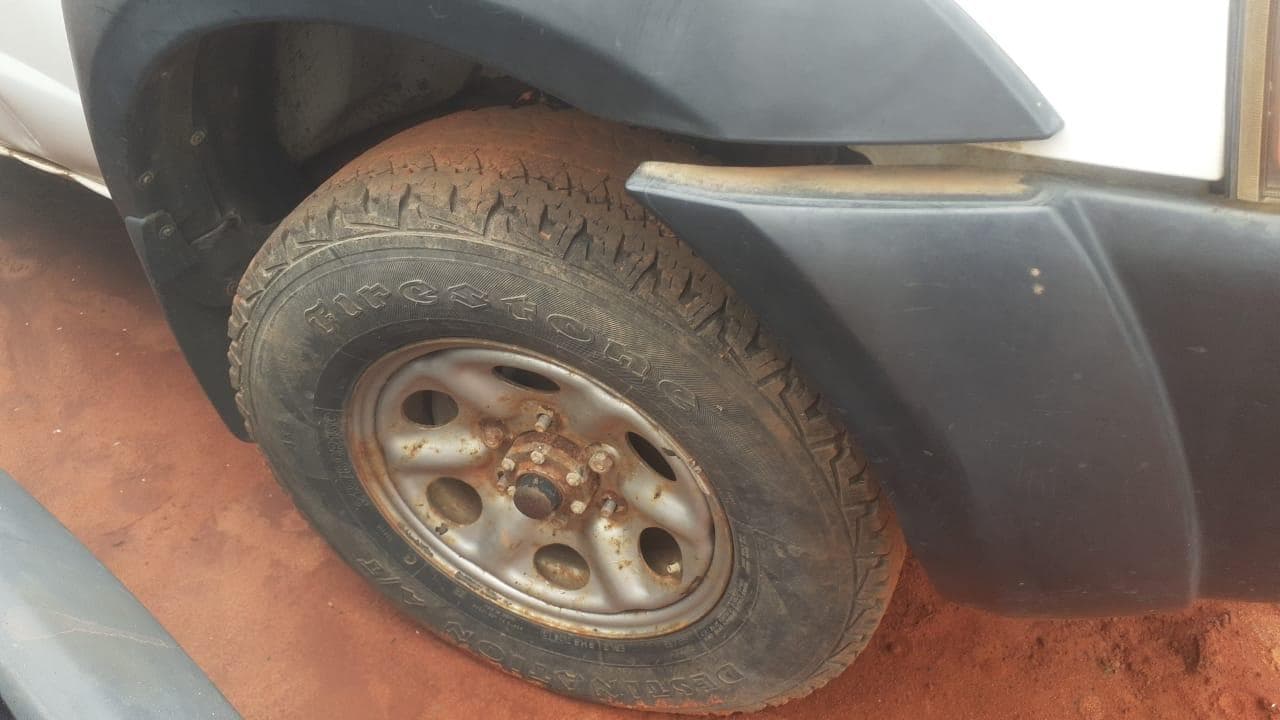 Nissan Hardbody · — imagem 7