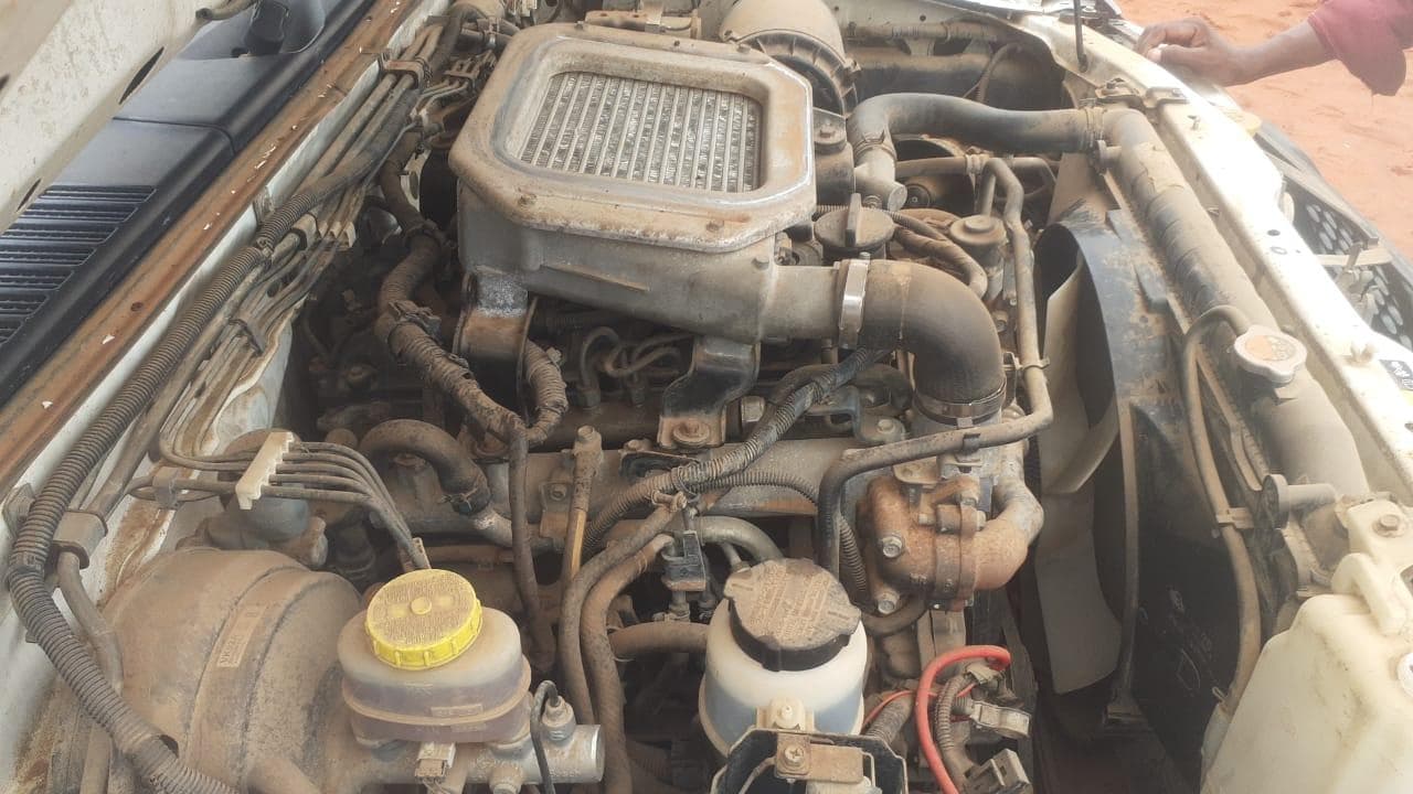 Nissan Hardbody · — imagem 13