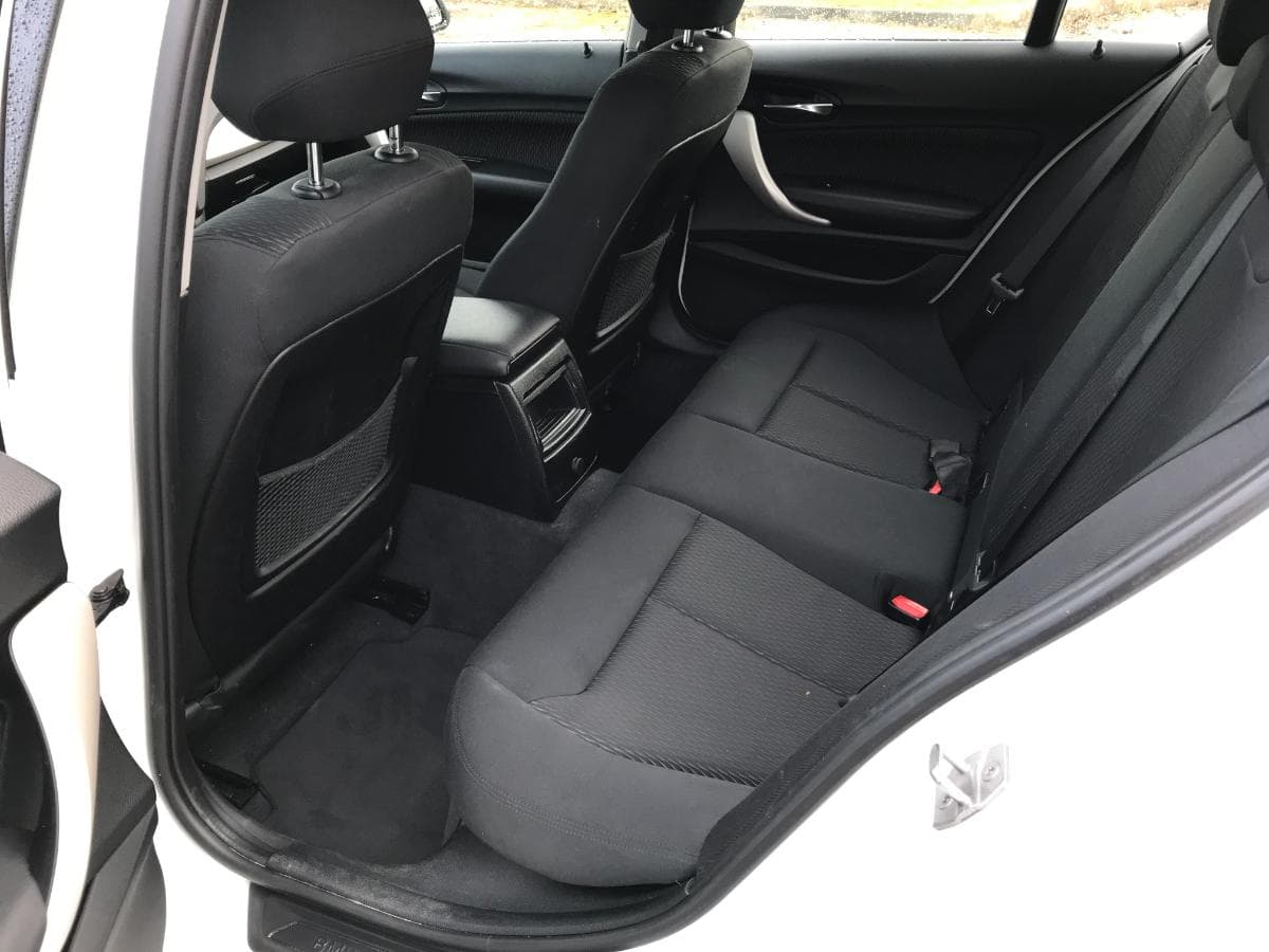 BMW 116D · Ano 2015 — imagen 10
