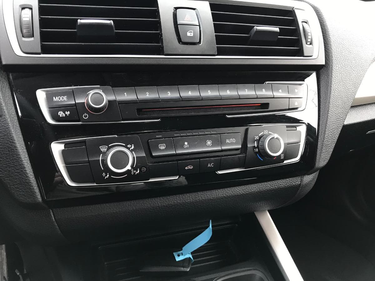 BMW 116D · Ano 2015 — imagen 15