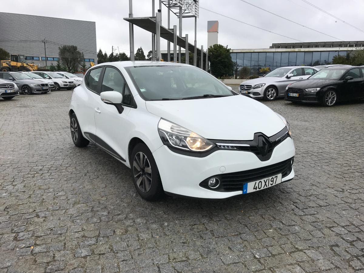 Renault Clio 1.5 DCI · Ano  40-XI-97 — imagen 1