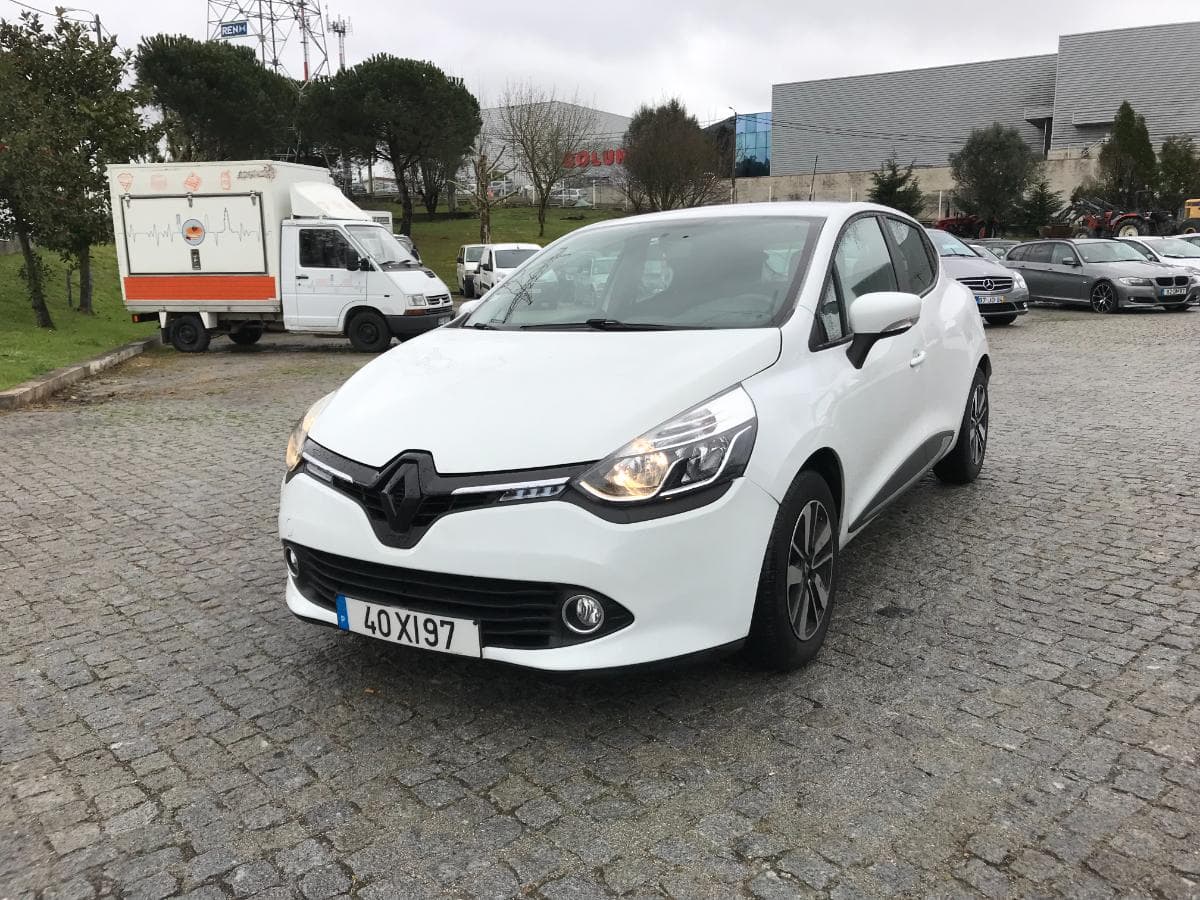 Renault Clio 1.5 DCI · Ano  40-XI-97 — imagen 3