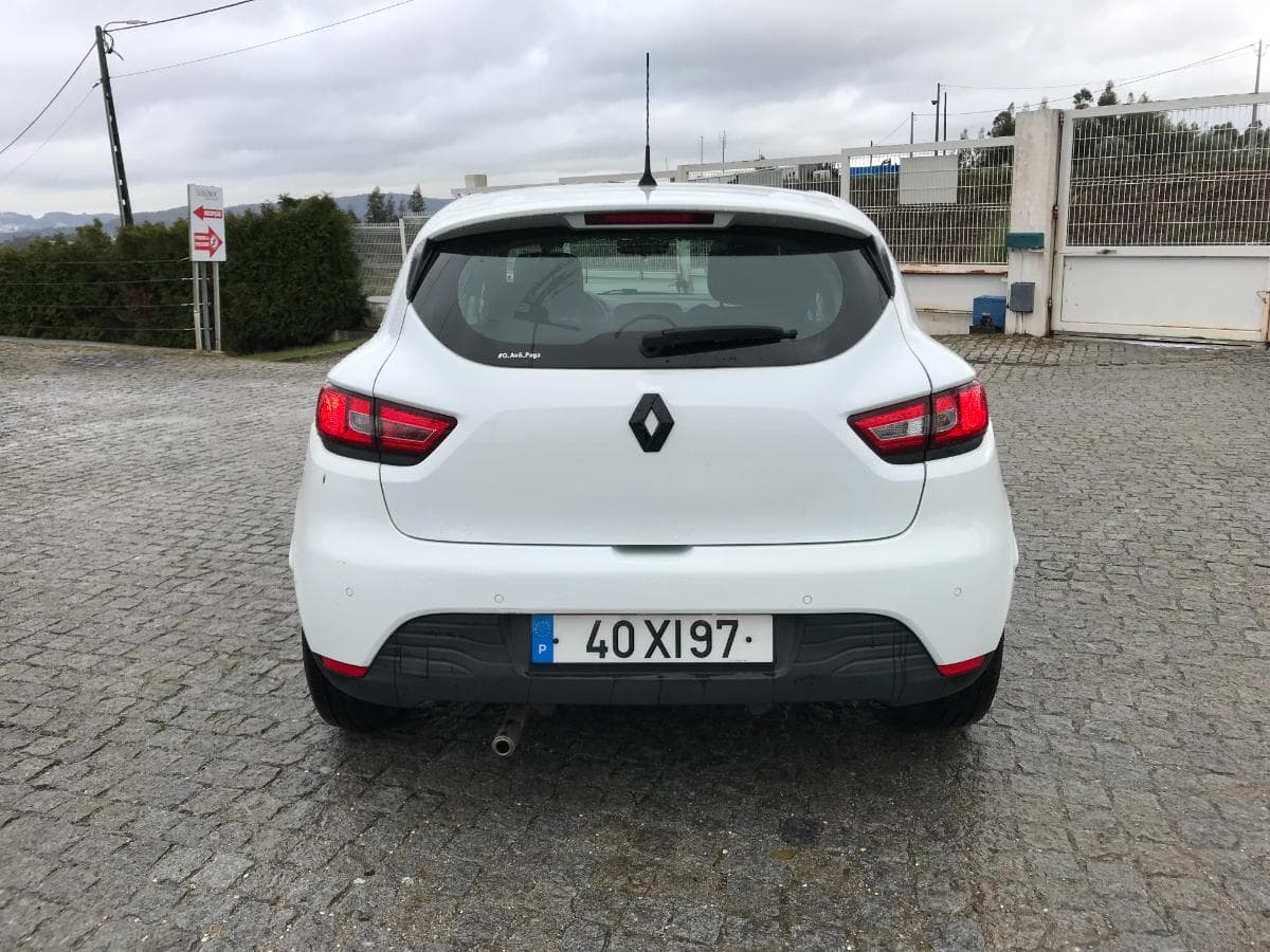 Renault Clio 1.5 DCI · Ano  40-XI-97 — imagen 6