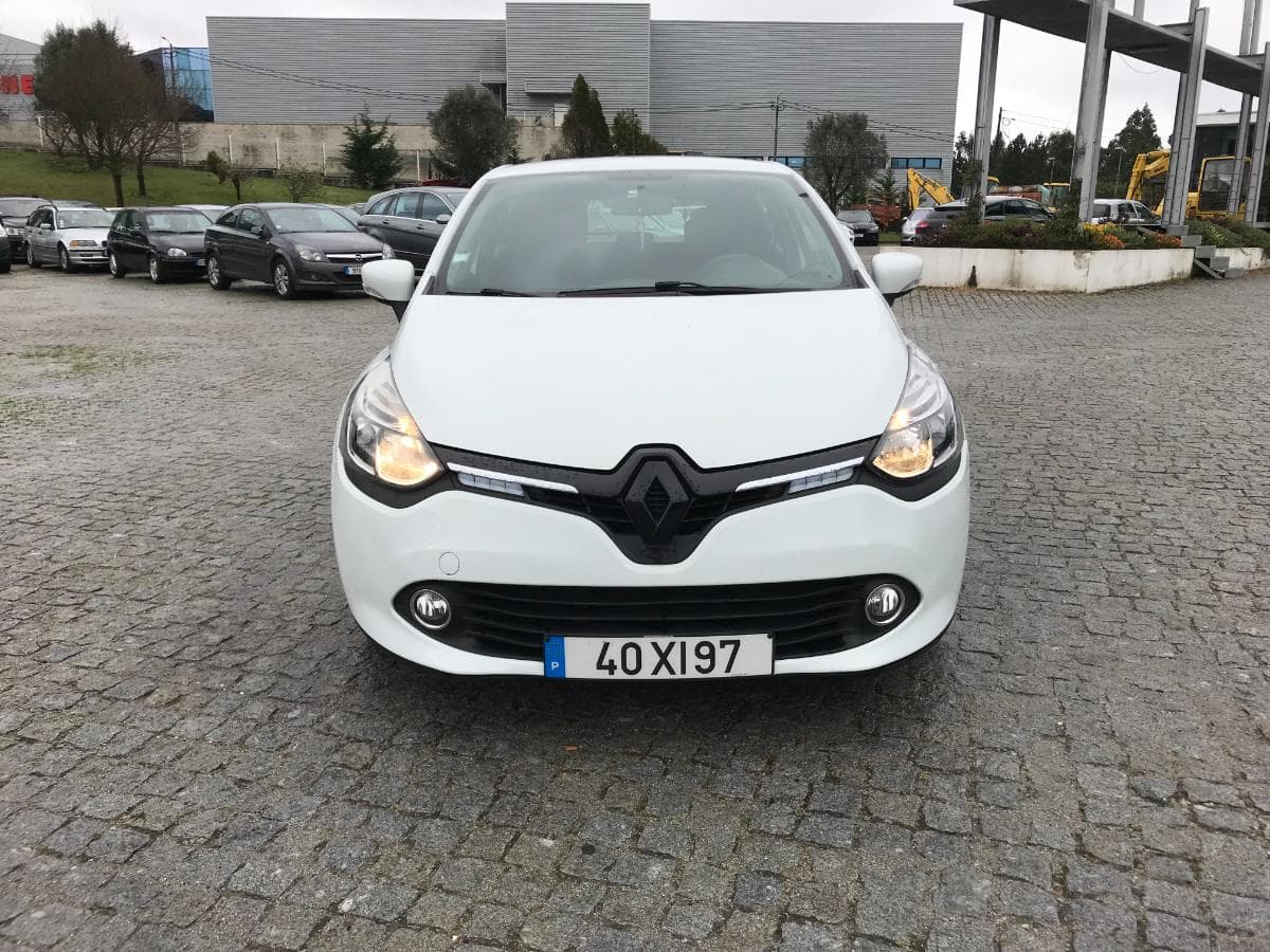 Renault Clio 1.5 DCI · Ano  40-XI-97 — imagen 2