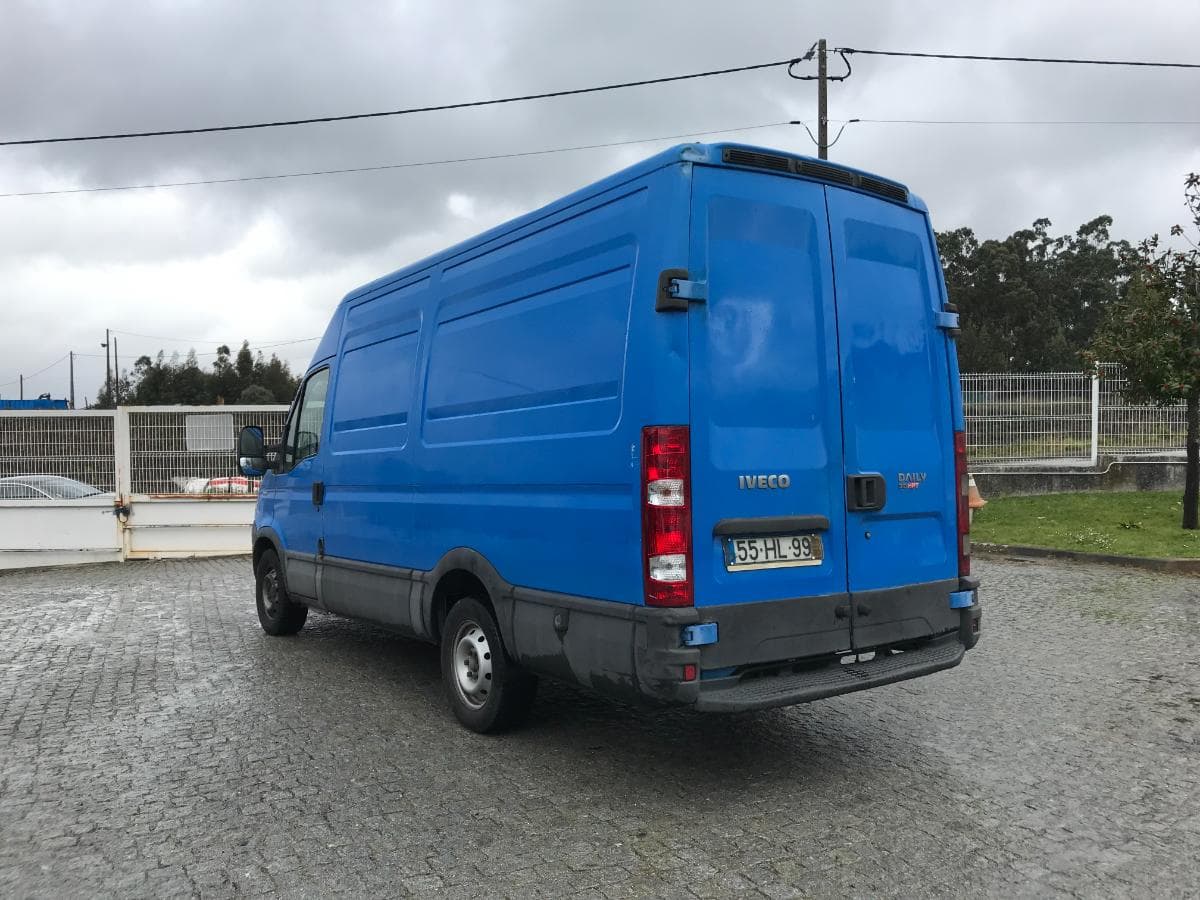 Iveco Daily 3.0 HPT · Caixa de Frio · Ano 2009 — imagem 6