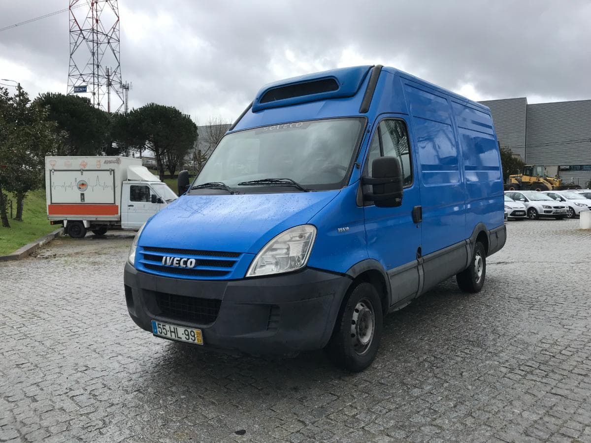 Iveco Daily 3.0 HPT · Caixa de Frio · Ano 2009 — imagem 5
