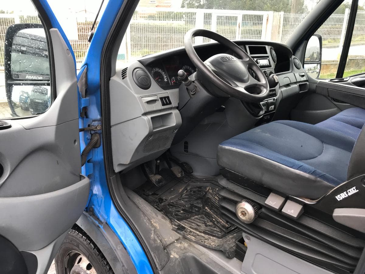 Iveco Daily 3.0 HPT · Caixa de Frio · Ano 2009 — imagem 18