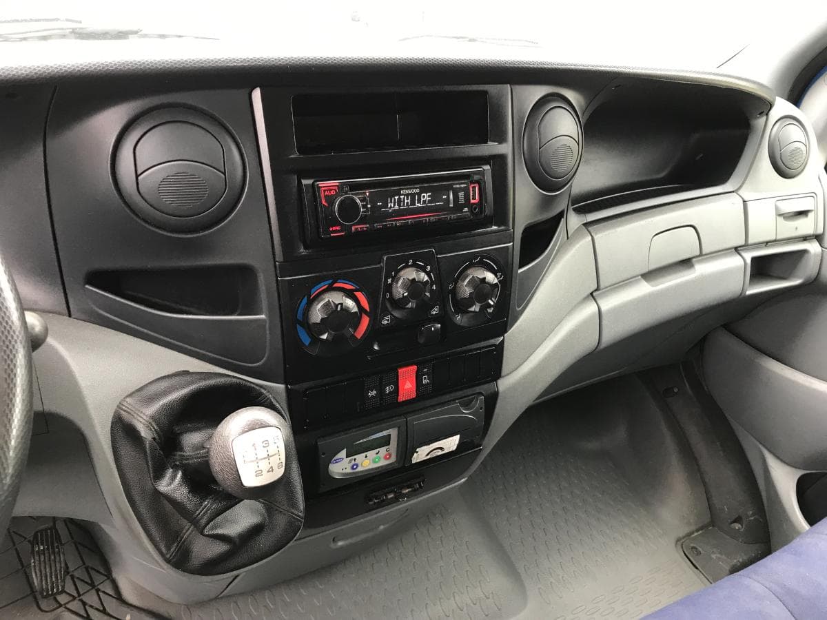 Iveco Daily 3.0 HPT · Caixa de Frio · Ano 2009 — imagem 25