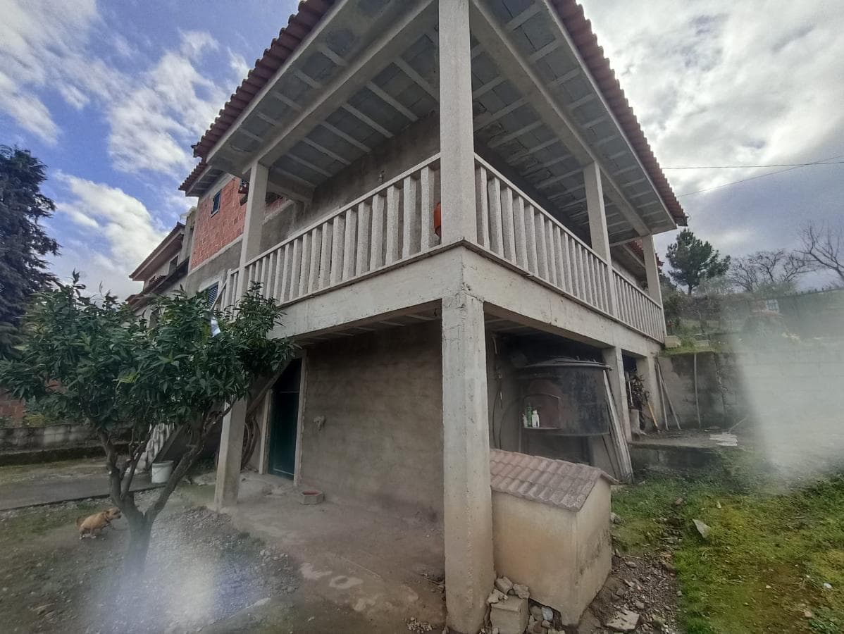 Terreno com Benfeitoria · Valpaços, Vila Real — imagem 4