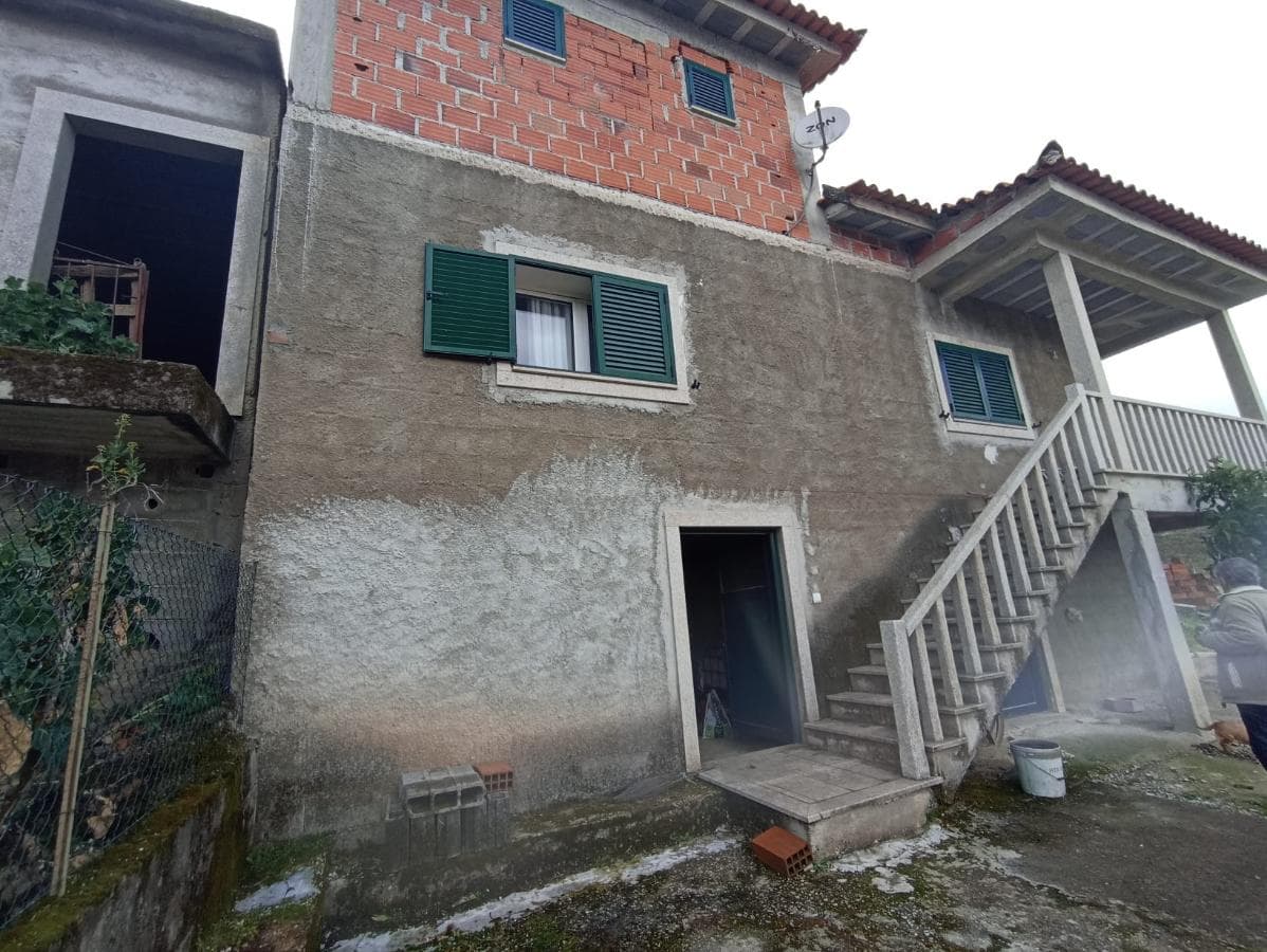 Terreno com Benfeitoria · Valpaços, Vila Real — imagem 3