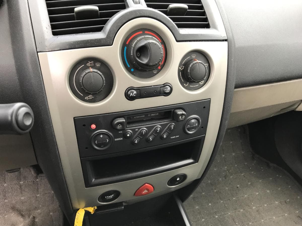 Renault Mégane 1.5 DCI · Ano 2003 — imagen 26