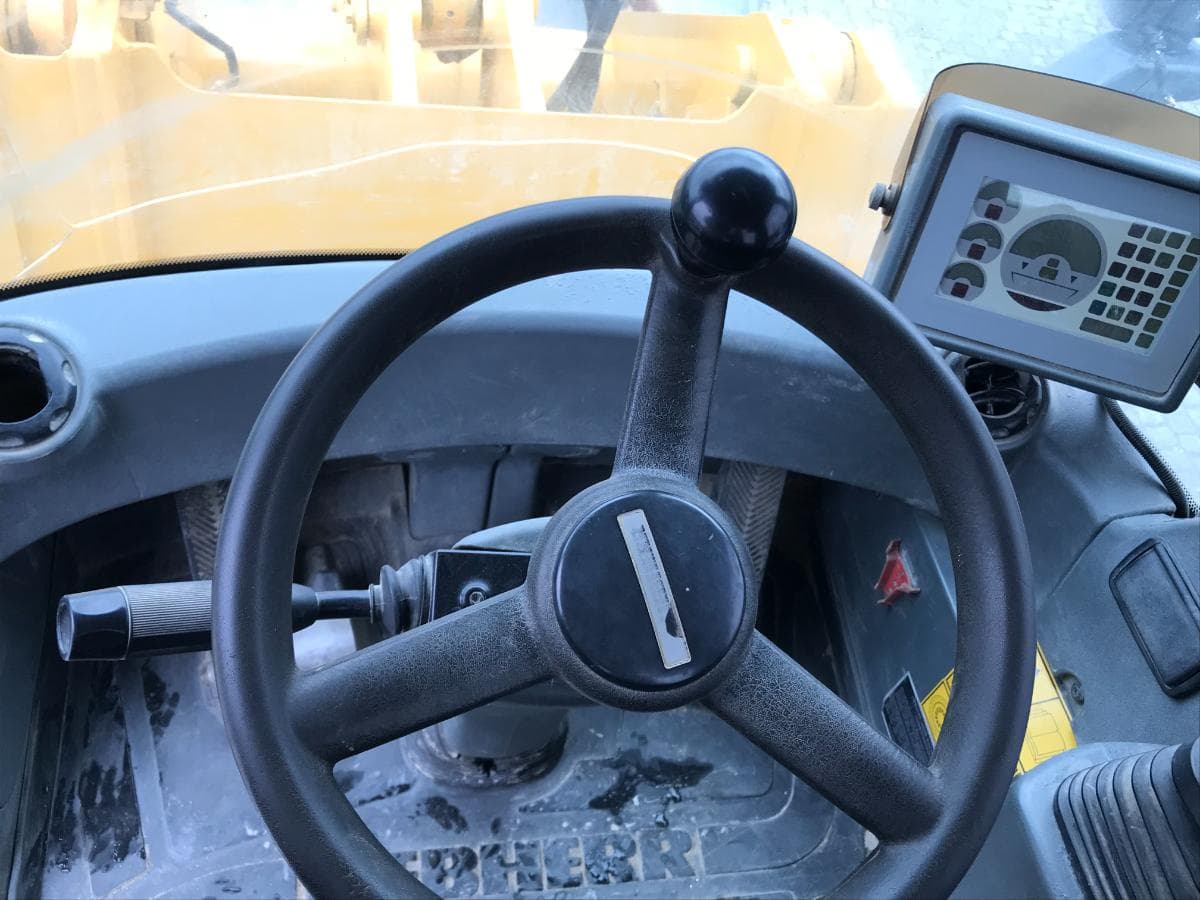 Pá Carregadora Liebherr L538 — image 12