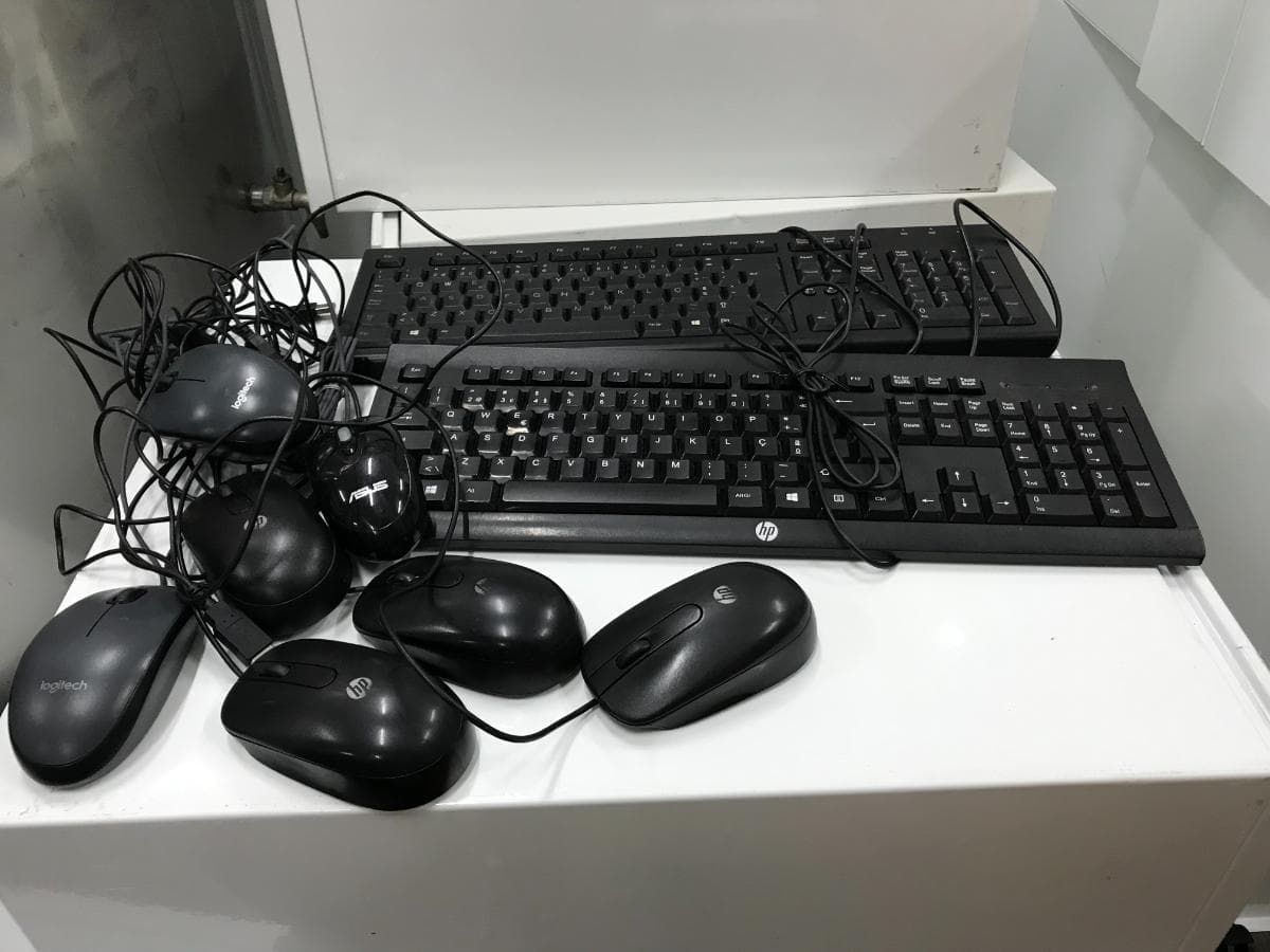 Equipamento Informático + Mobiliário de Escritório — imagen 17