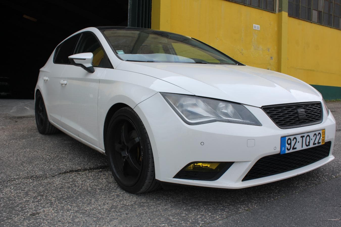 Seat Leon 1.6 TDI · Ano 2013 — imagem 1