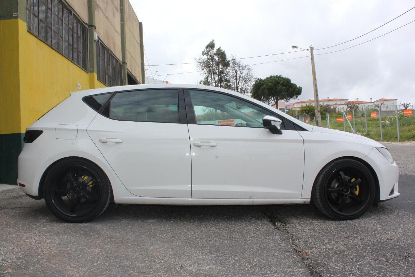 Seat Leon 1.6 TDI · Ano 2013 — imagem 18