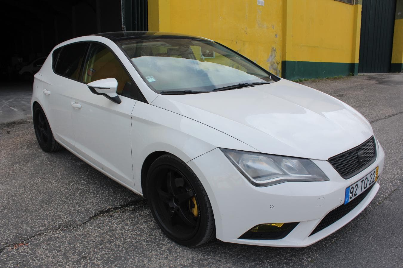 Seat Leon 1.6 TDI · Ano 2013 — imagem 8