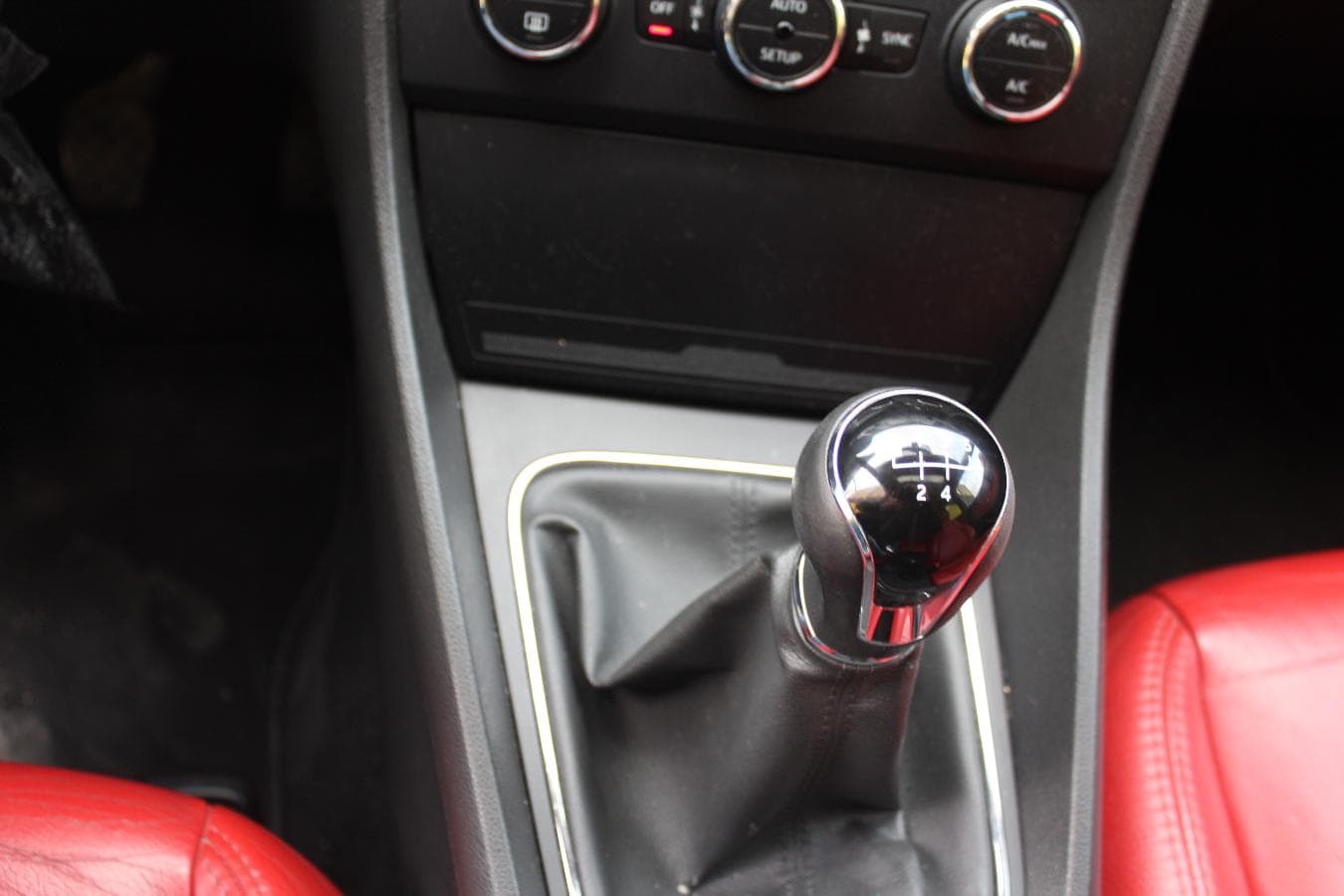 Seat Leon 1.6 TDI · Ano 2013 — imagem 26