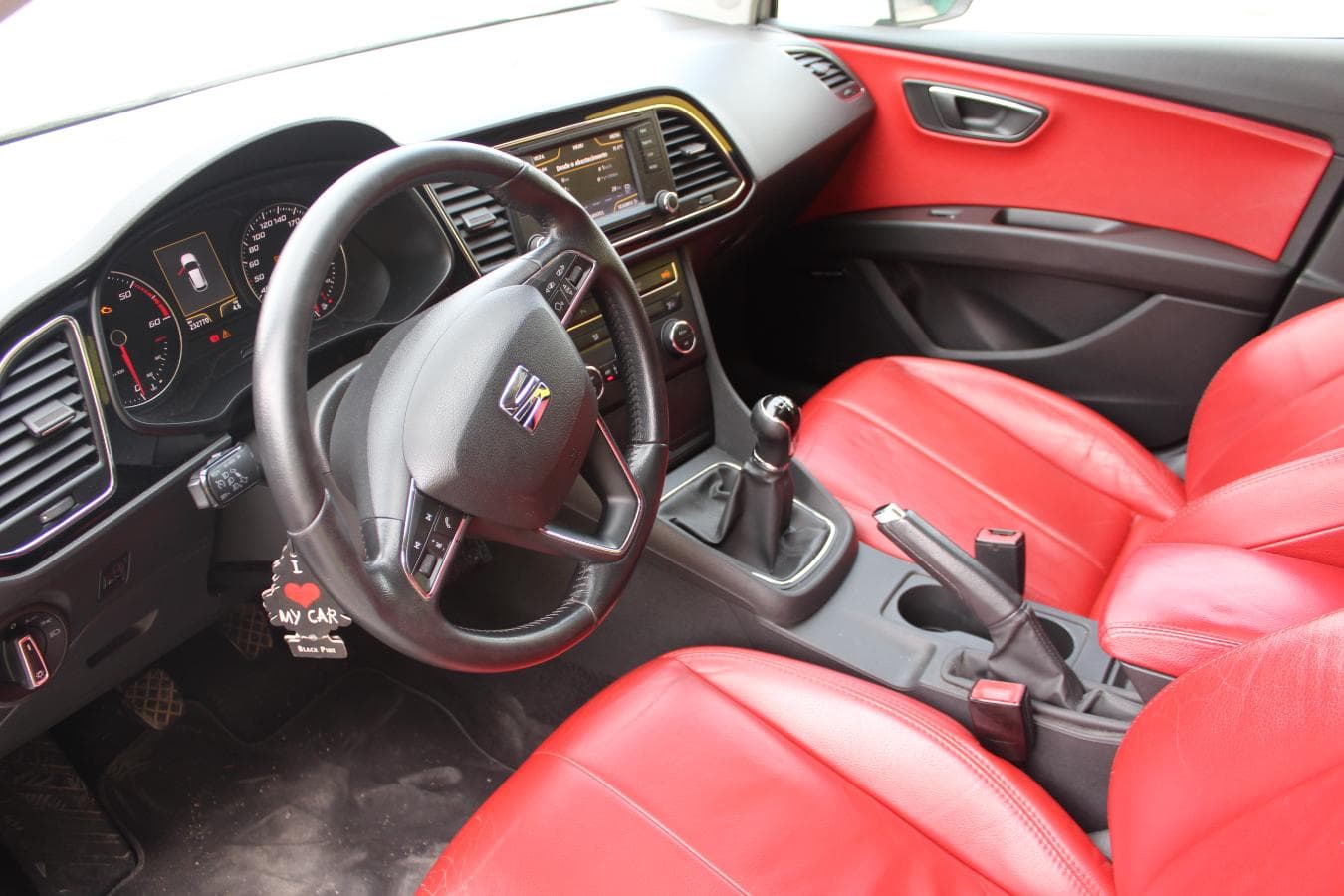 Seat Leon 1.6 TDI · Ano 2013 — imagem 24