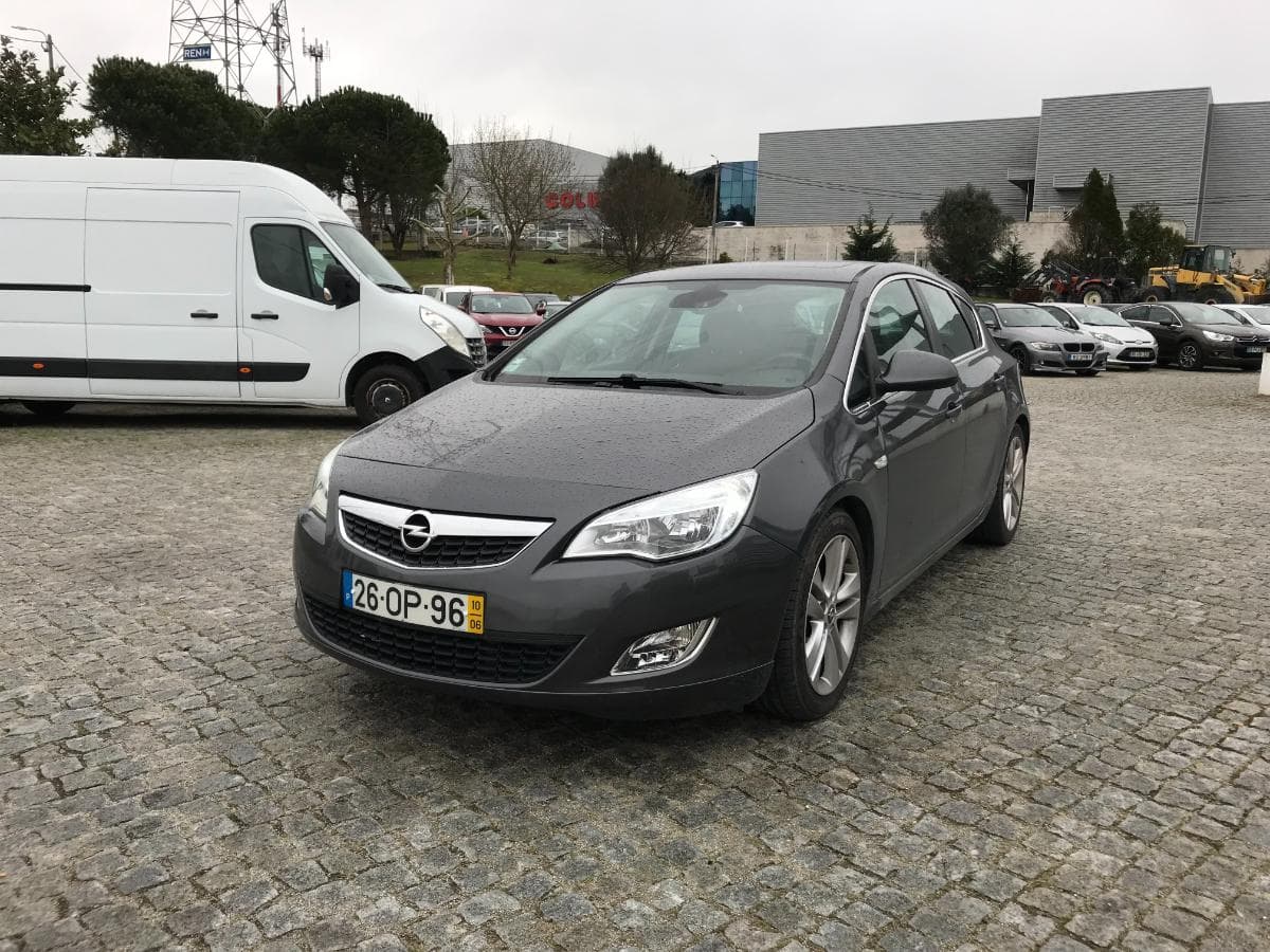 Opel Astra · Ano 2010 — imagem 5