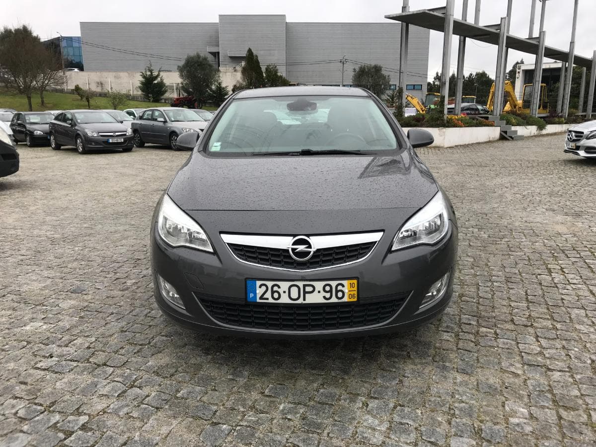 Opel Astra · Ano 2010 — imagem 2