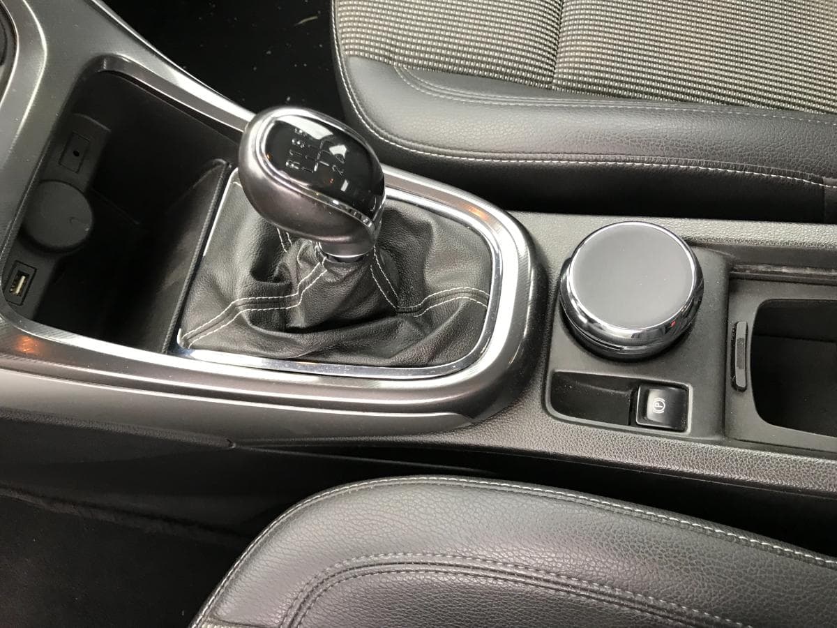 Opel Astra · Ano 2010 — imagem 16