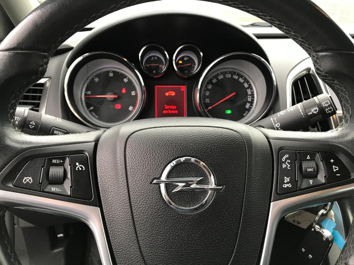 Opel Astra · Ano 2010 — imagem 17