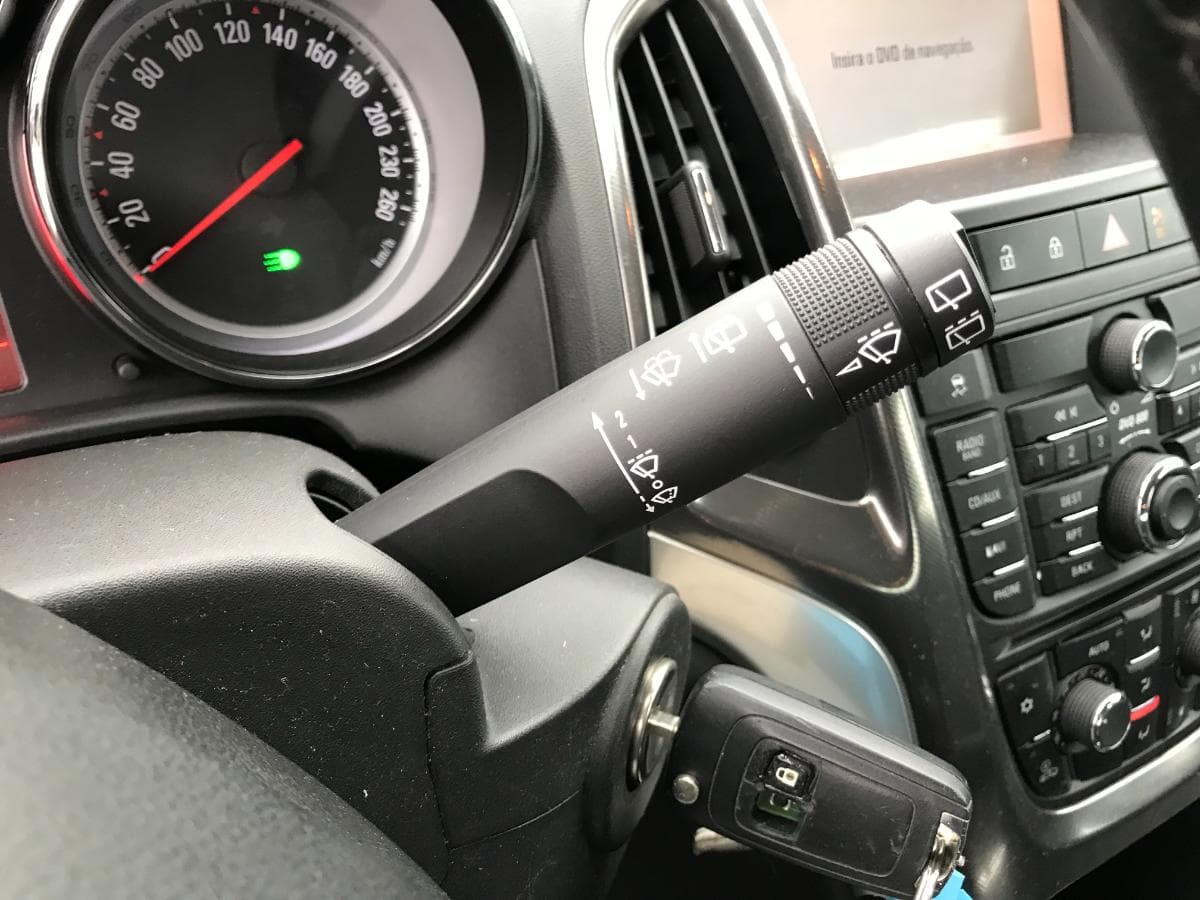 Opel Astra · Ano 2010 — imagem 23