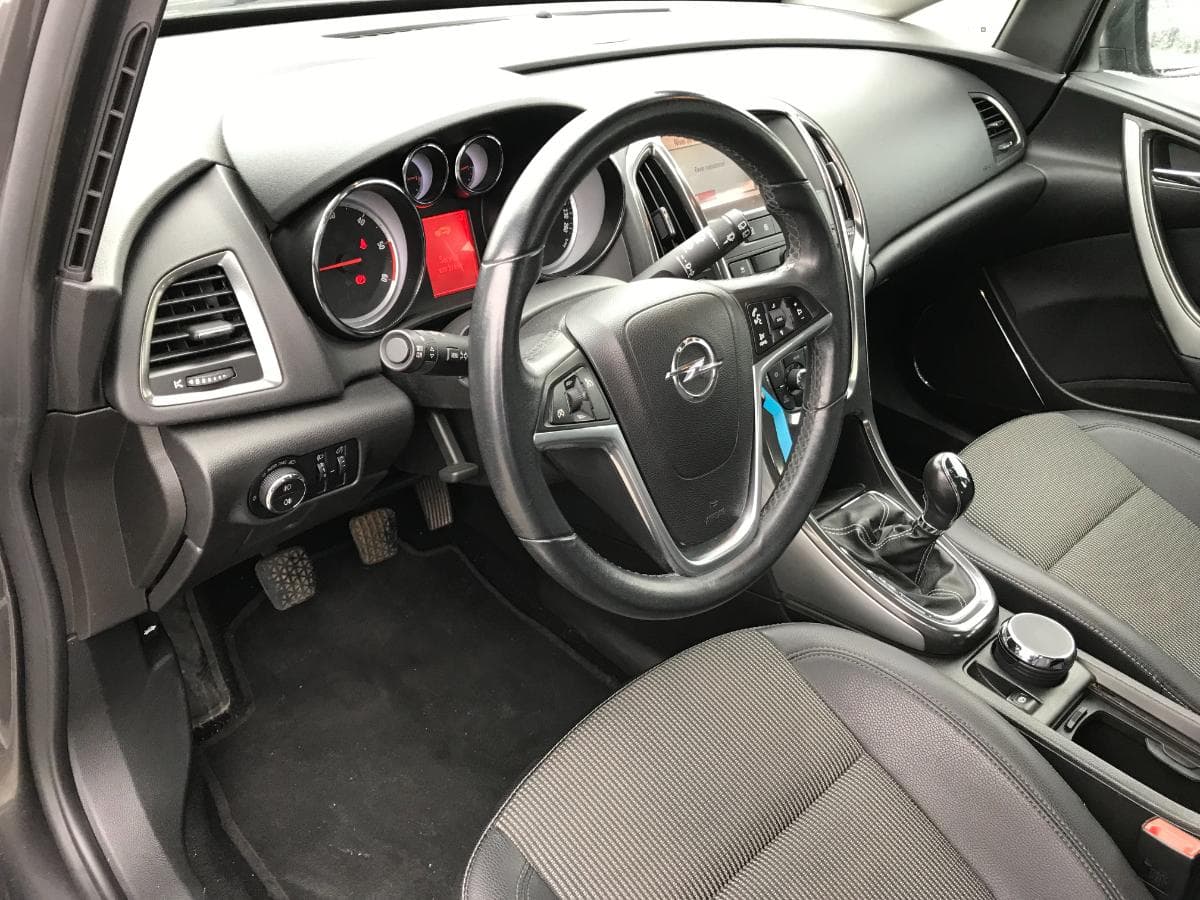 Opel Astra · Ano 2010 — imagem 29