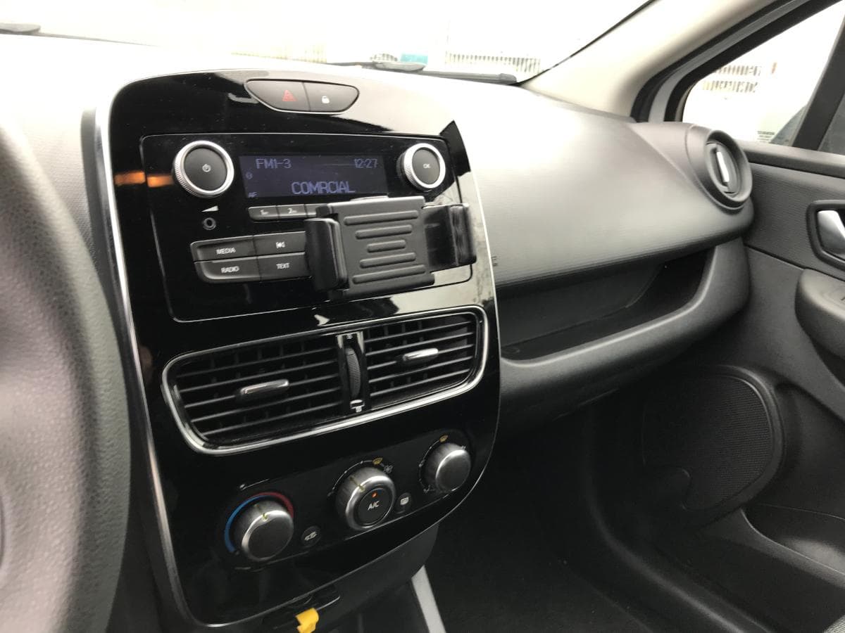 Renault Clio · Ano 2020 — imagem 17