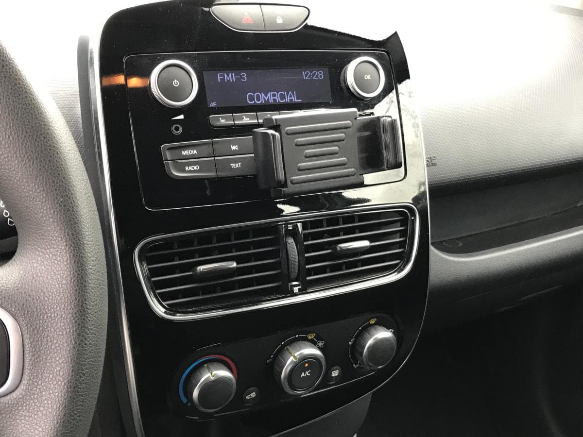 Renault Clio · Ano 2020 — imagem 24